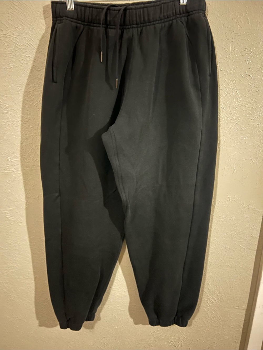 Lululemon Scuba Mid Rise Black Jogger Sweatpants - Casual Drawstring size Medium